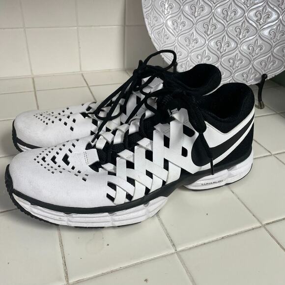 Nike Mens Lunar Fingertrap TR White Black Sneakers Athletic Shoes Size 11.5